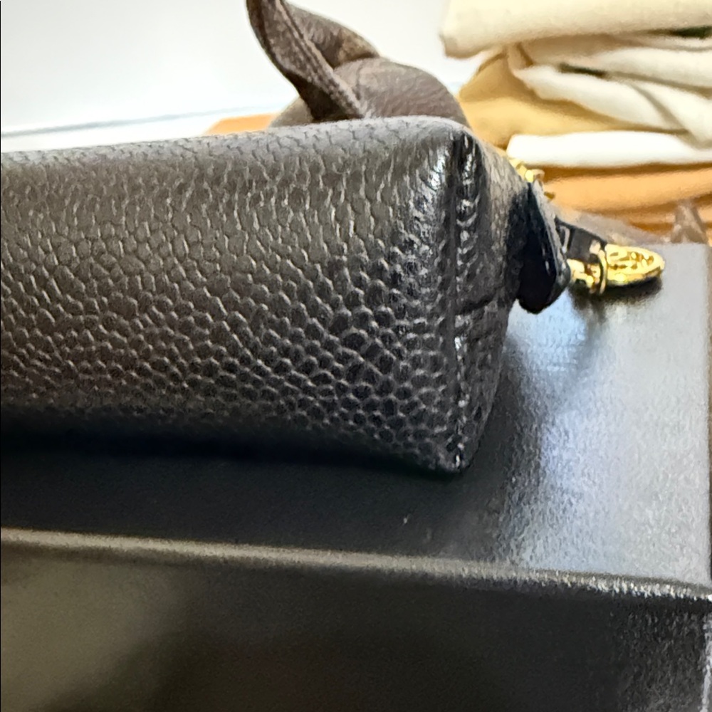CHANEL Black Grained Leather Cosmetic Case - Picture 4 of 9